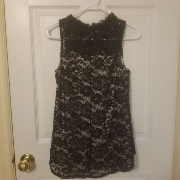 Iz Byer Mock Neck Sleeveless Flare Top Black Lace Overlay White Lining Sz Small - Picture 2 of 8